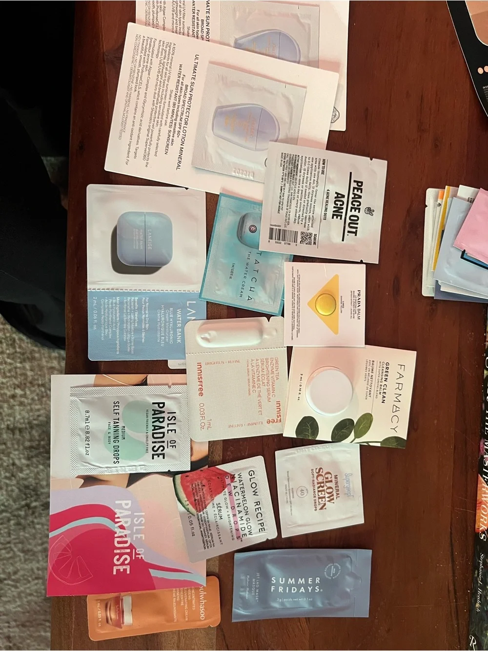 Assorted Women’s Skincare Sample Kit 24 Samples